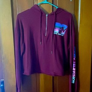 This is a L cropped MTV hoodie. It’s not been worn more than twice.